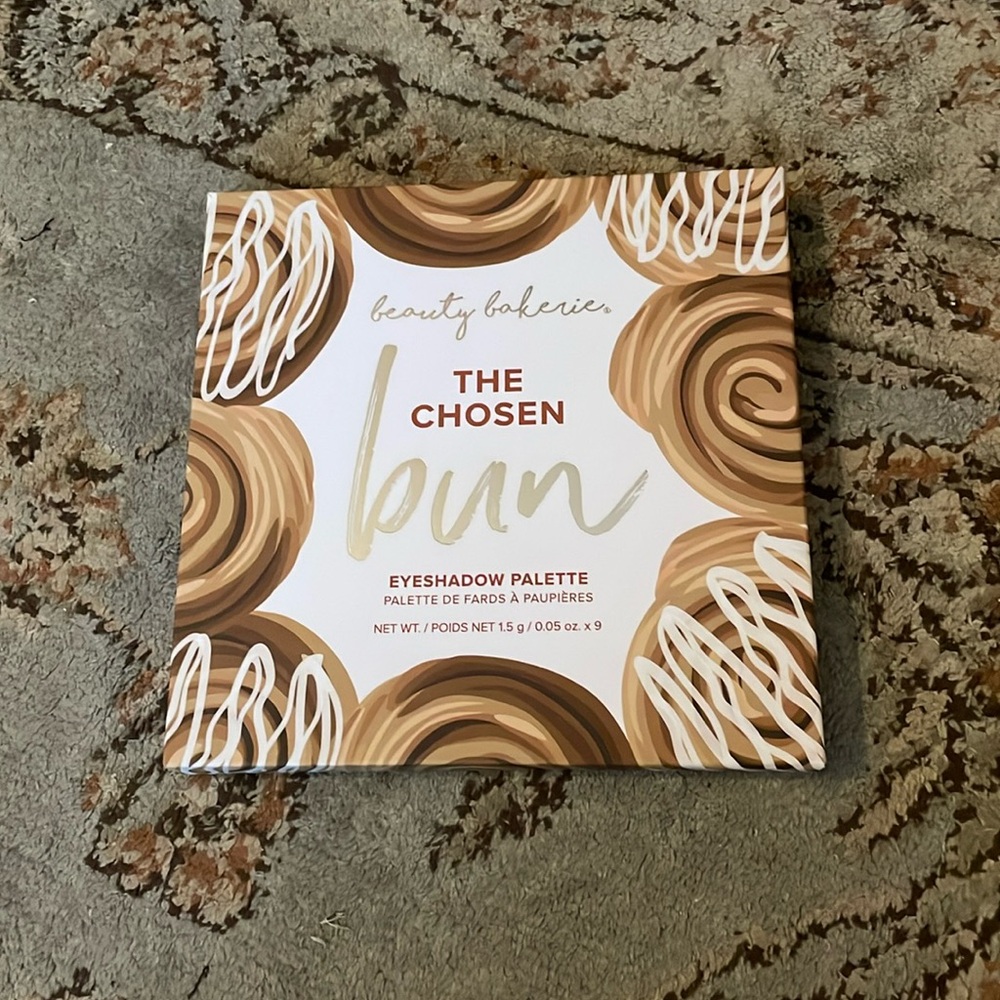 NIB Beauty Bakerie The Chosen Bun eyeshadow palette - Picture 2 of 4